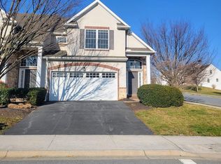 101 Village Dr, Lititz, PA 17543