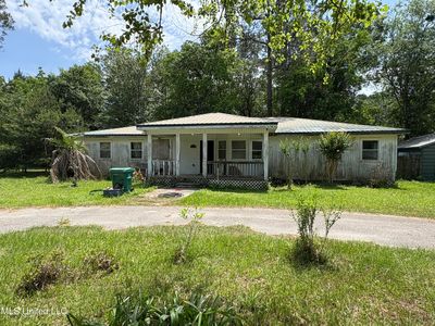 6105 E Desoto St, Bay Saint Louis, MS, 39520