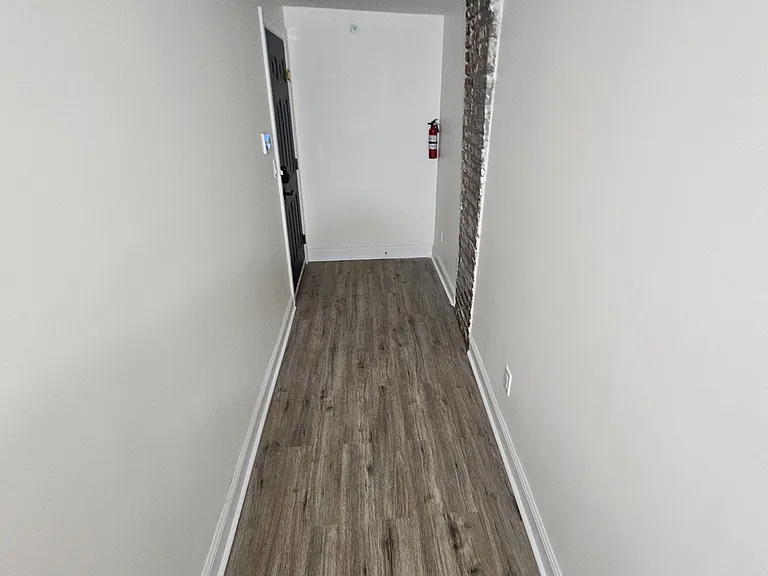 406 Main St #4 — Photo 4