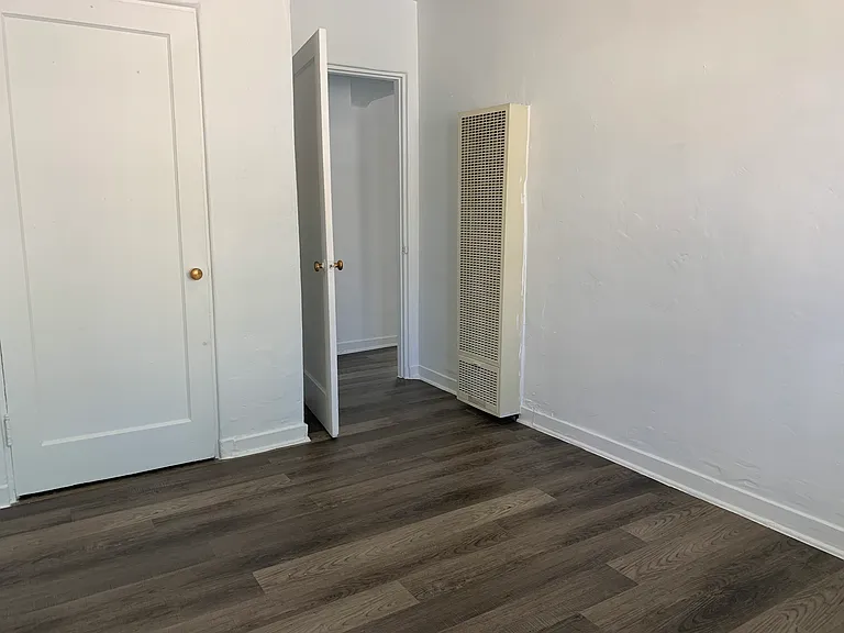 Updated 1 Bedroom in the Heart of Edo — Photo 39
