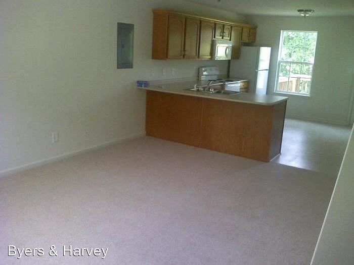 2nd image of 1731 Baltimore Dr APT A