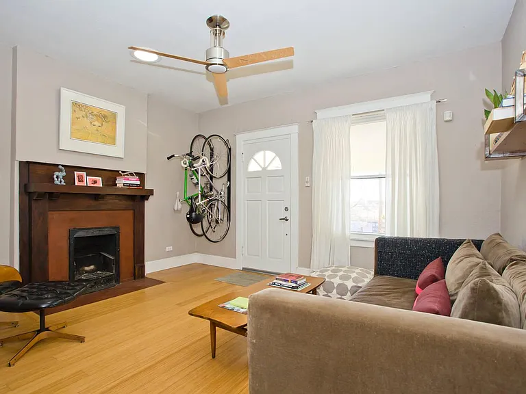 2441 W Dunkeld Pl — Photo 2