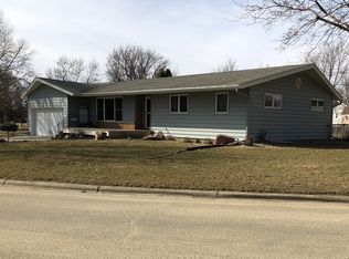 401 Central Ln, Luverne, MN 56156