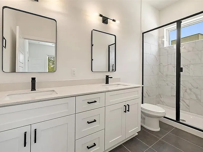 1811 Webberville Rd #1305 — Photo 11