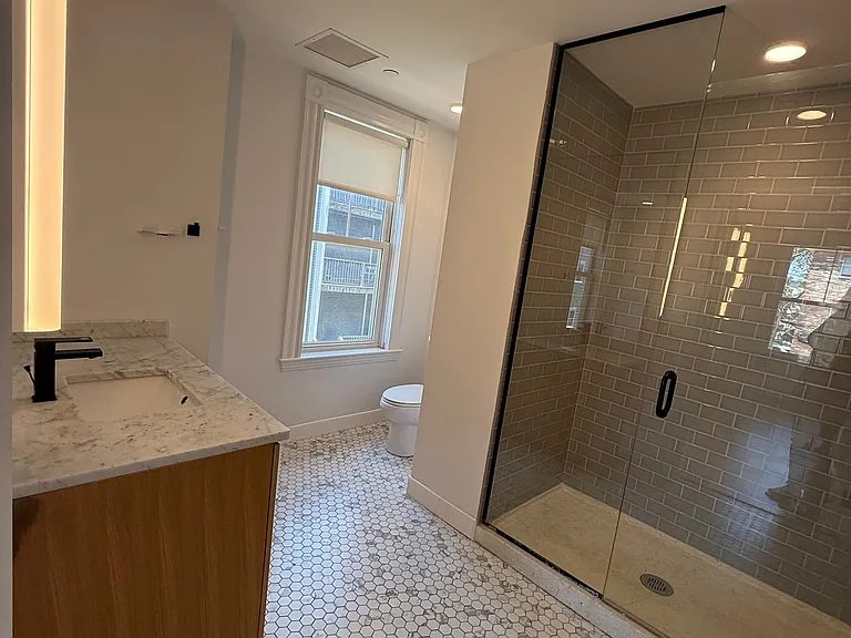 83-84 Gardner St #200L — Photo 21
