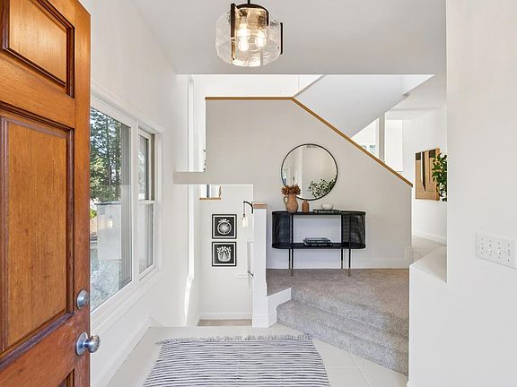 5th image of 405 Laverne Avenue