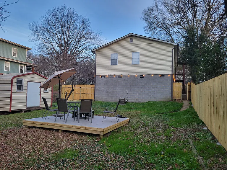 1607 Harrill St — Photo 35
