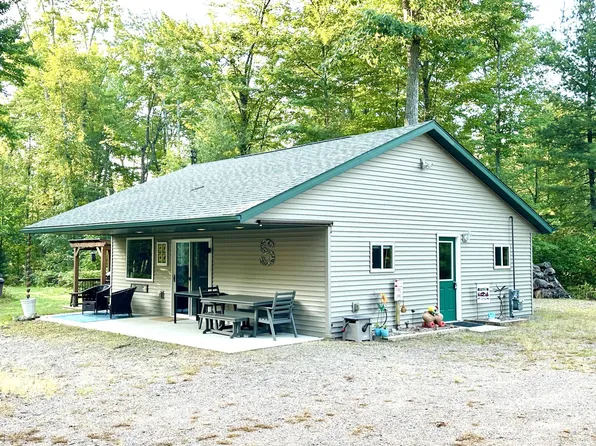 N11301 Woodland Ln, Elcho, WI 54428