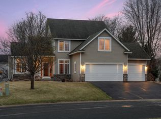 1562 Sussex Pl, Shakopee, MN 55379