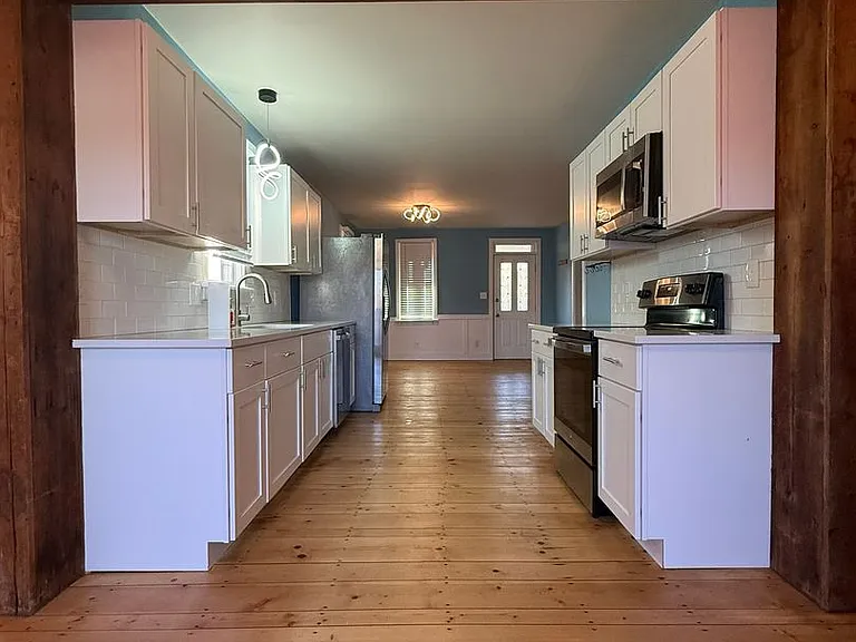 960 Maple St — Photo 7
