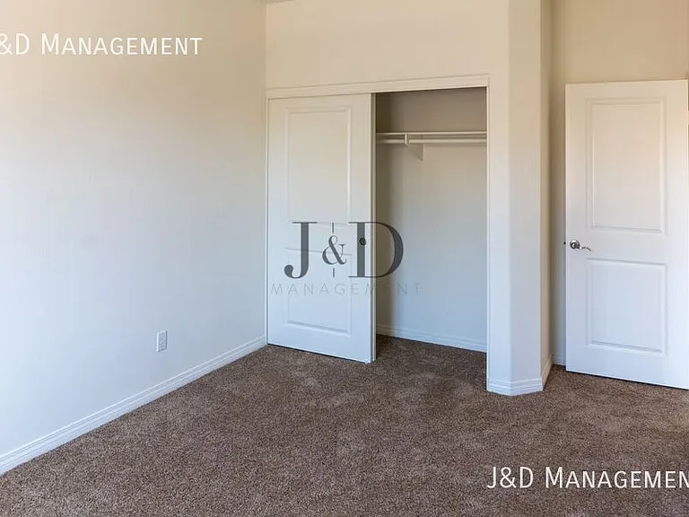 3150-3170 Bancroft Dr — Photo 26