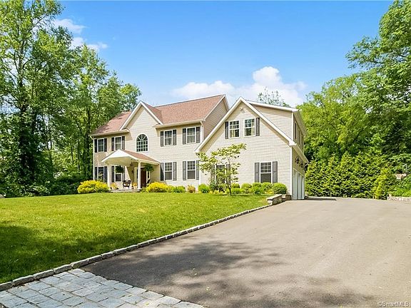 2nd image of 82 Hickory Dr