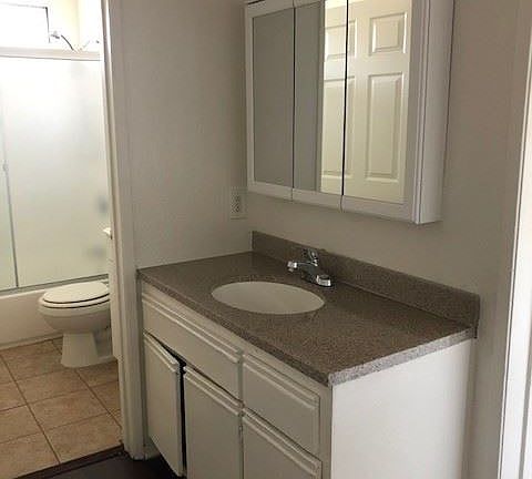 5th image of 5945 Arroyo Dr APT 202