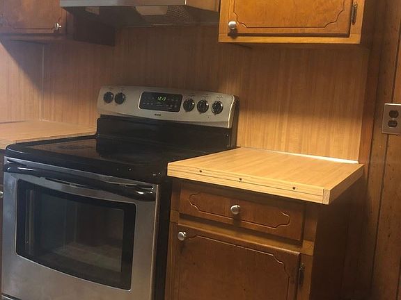 4th image of 1320-B Harris St