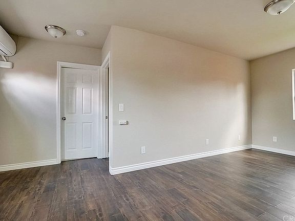 2nd image of 6618 Gaviota Ave #6616