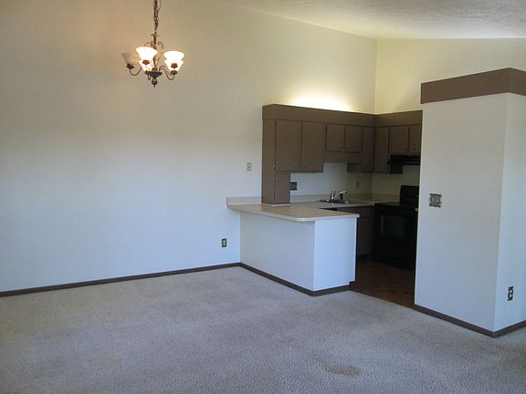 3rd image of 3579 Chesapeake Dr