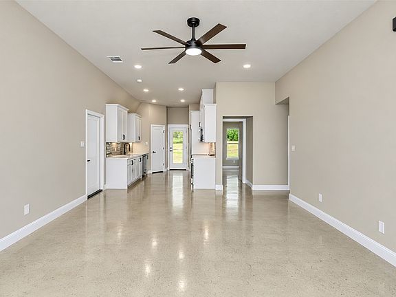 4th image of 132 Aslan Rd