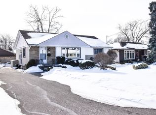8 Roseland Ave, Saint Catharines, ON L2M 5Z2