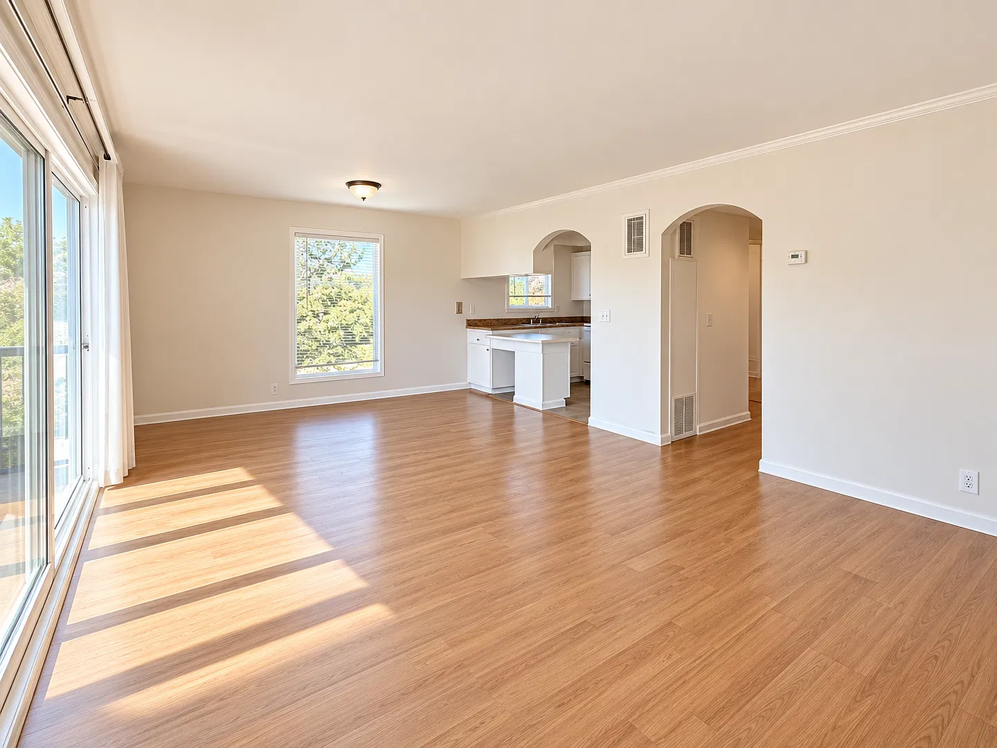 10192 Park Circle East — Photo 2