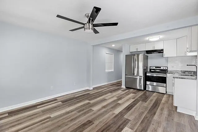 2410 E Columbus Dr — Photo 12