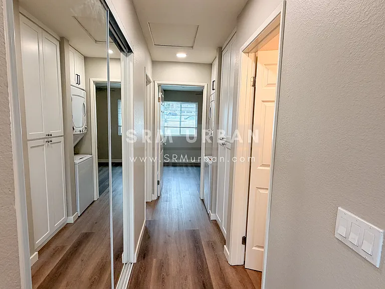 959 Vine St #14 — Photo 8