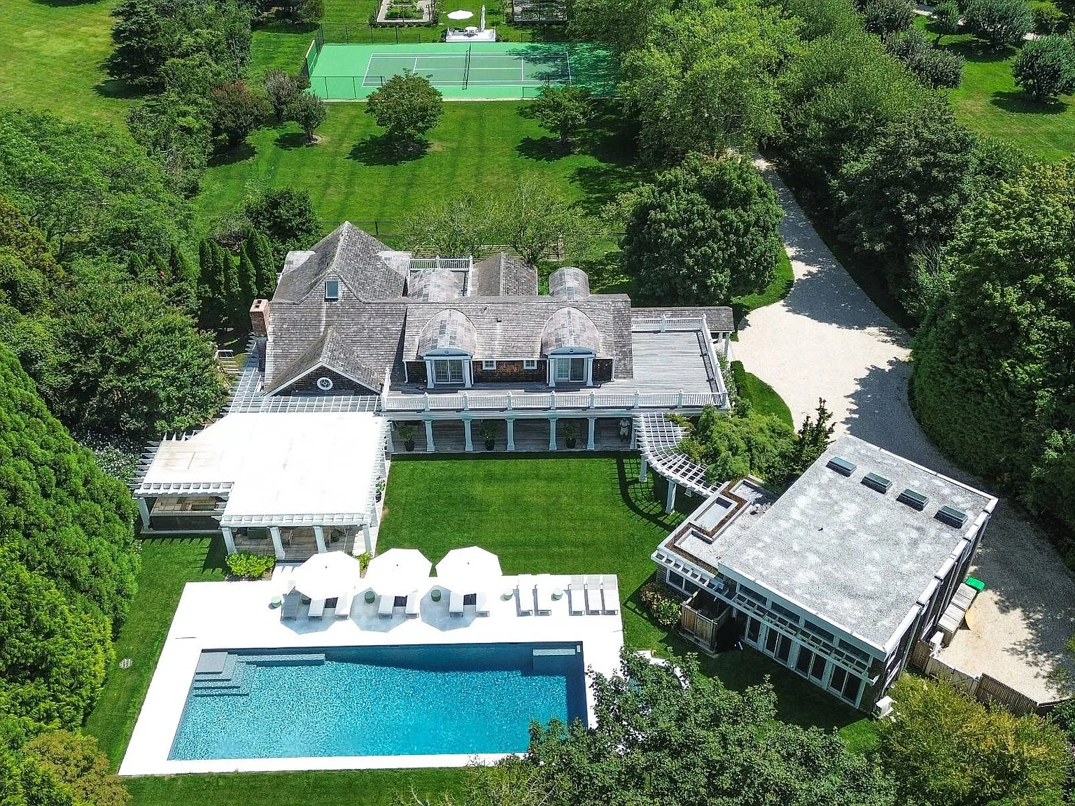 Bridgehampton South with Tennis,- First 2 Weeks of August — Photo 2