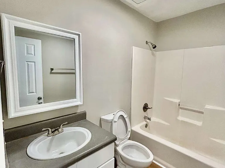 305 Woodcreek Dr #C-5 — Photo 12