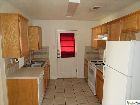 3rd image of 1211 Cinch Dr APT A