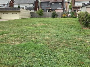 317 Groveland Club Dr, Cleveland, OH 44110