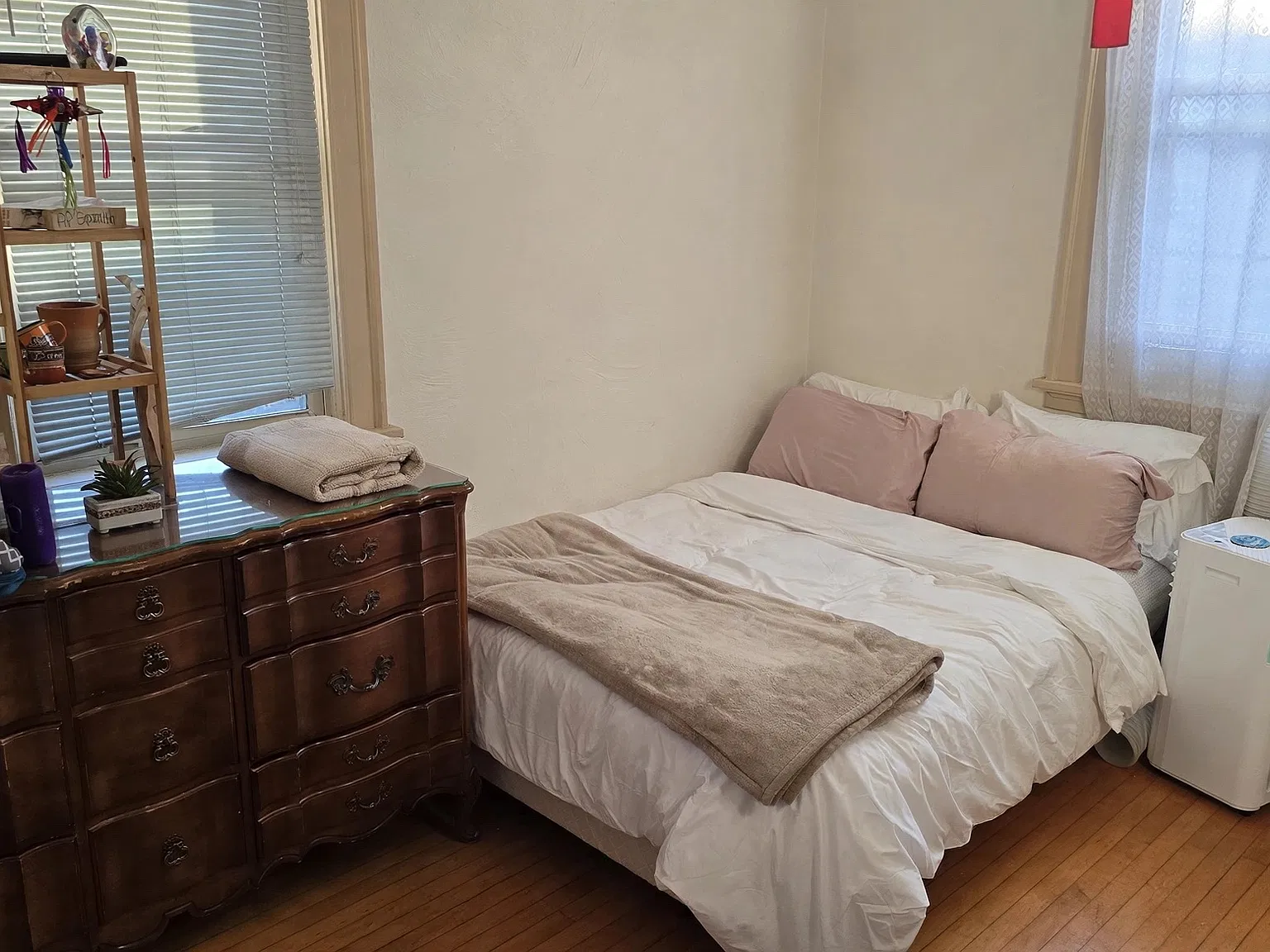 2 bed, 1000 sqft, $1,250 — Photo 3