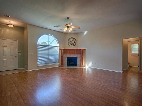 4th image of 1715 Concord Dr