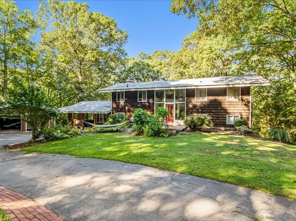 136 Vernon Street West, Manchester, CT 06042