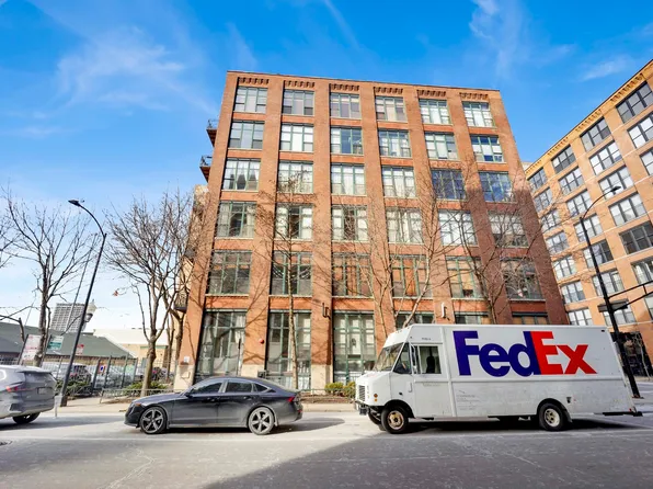 701 W Jackson Blvd APT 402, Chicago, IL 60661