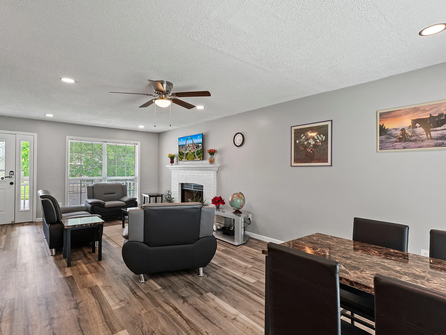 3 bed, 2.5 bath, 1371 sqft, $2,000 — Photo 1