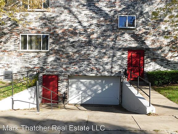 3rd image of 221 Sherry St APT 202
