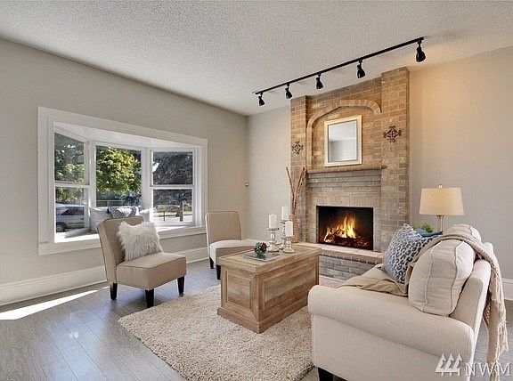 4th image of 3594 Fawcett Ave