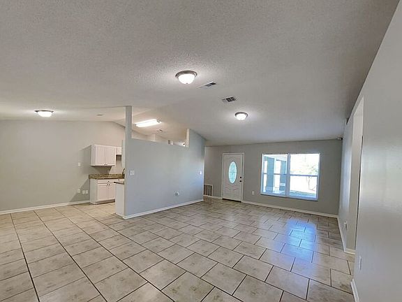 4th image of 1002 Embrun Ct