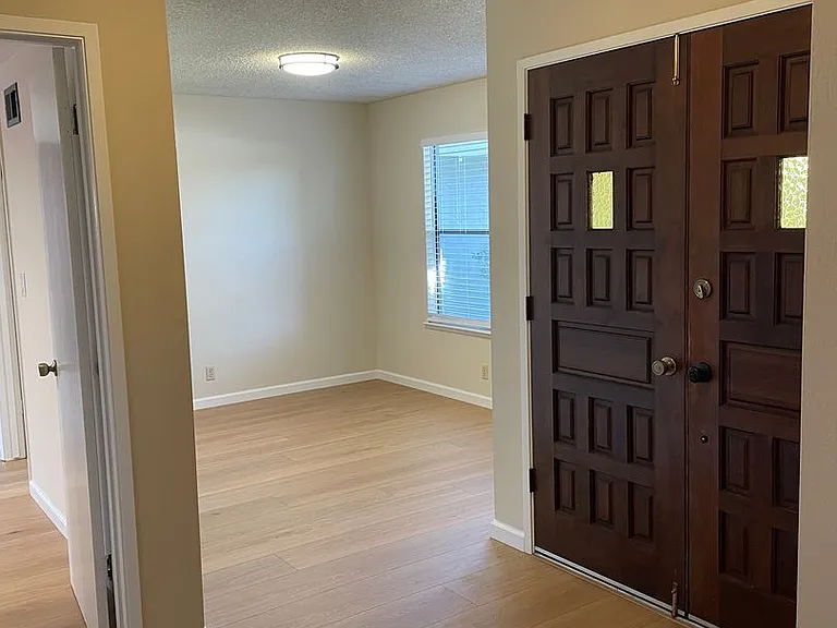 8421 Westwood Dr — Photo 3