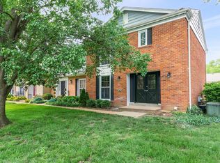 880 Judson Manor Dr, Saint Louis, MO 63141