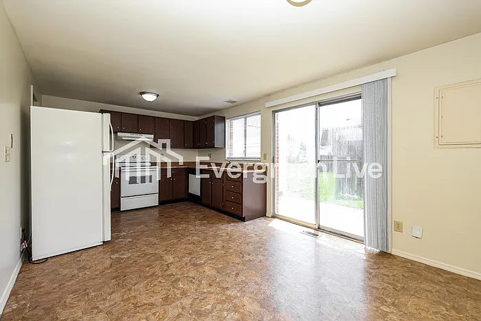 7592 Mount Hood Dr — Photo 7