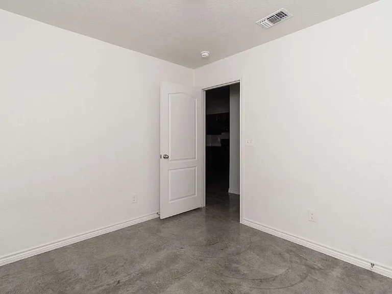 1004 Barbara Jordan St #B — Photo 9