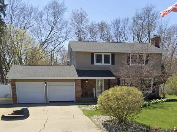 1221 Yorkshire Dr, Muskegon, MI 49441