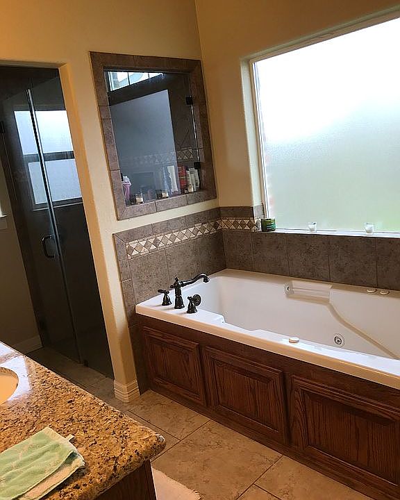 1st image of 150 Parkway Dr