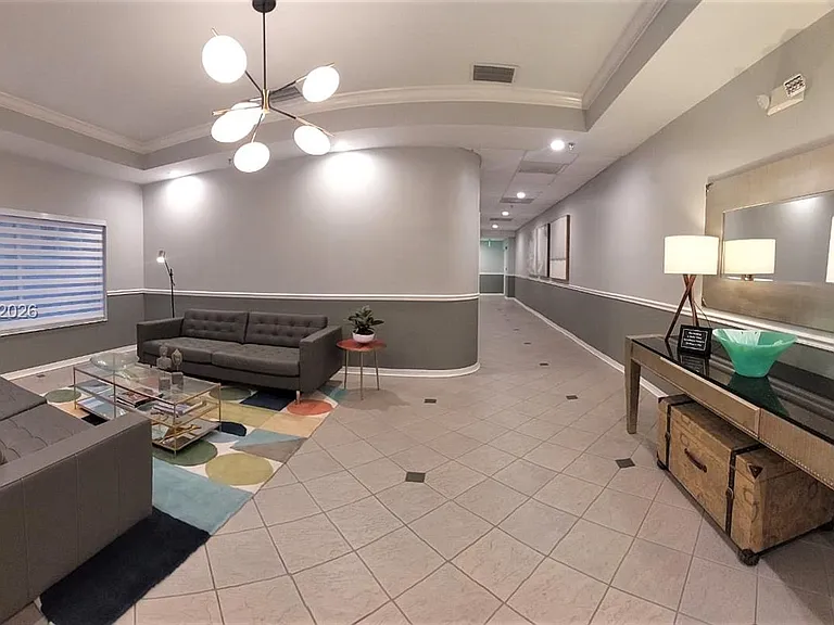 2642 Collins Ave #408 — Photo 11