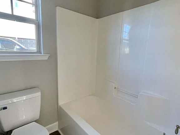 4th image of 26 Bradley Dr