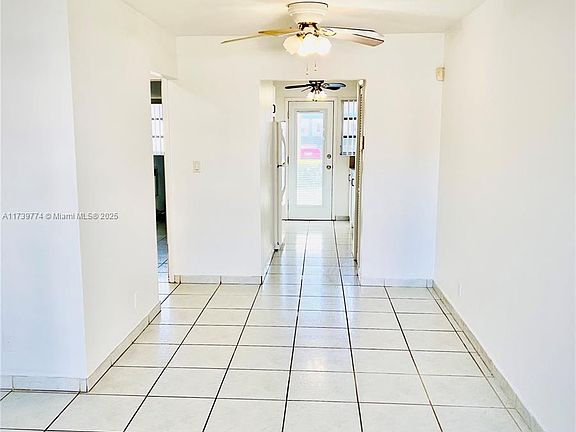 4th image of 3923 NE 166th St #N107