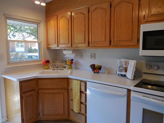 4th image of 191B Sterling Ct
