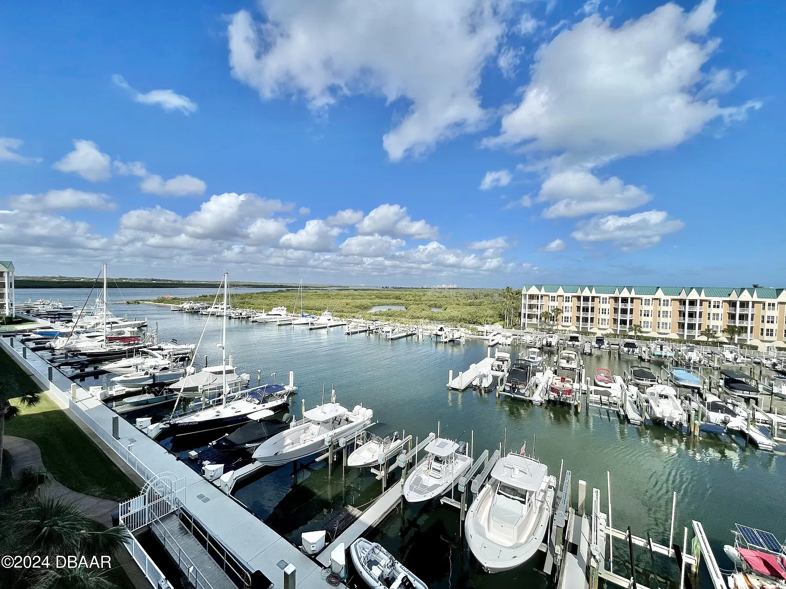 1 bed, 1.5 bath, 1000 sqft, $2,450 — Photo 3