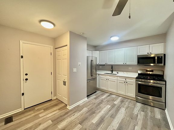 2nd image of 379 Wilmington Dr Unit B