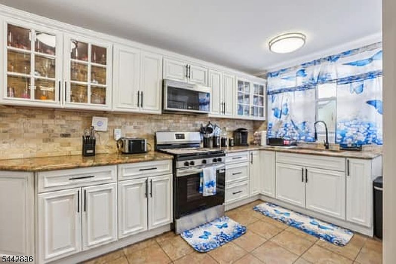 1st image of 145 Fulton Ave